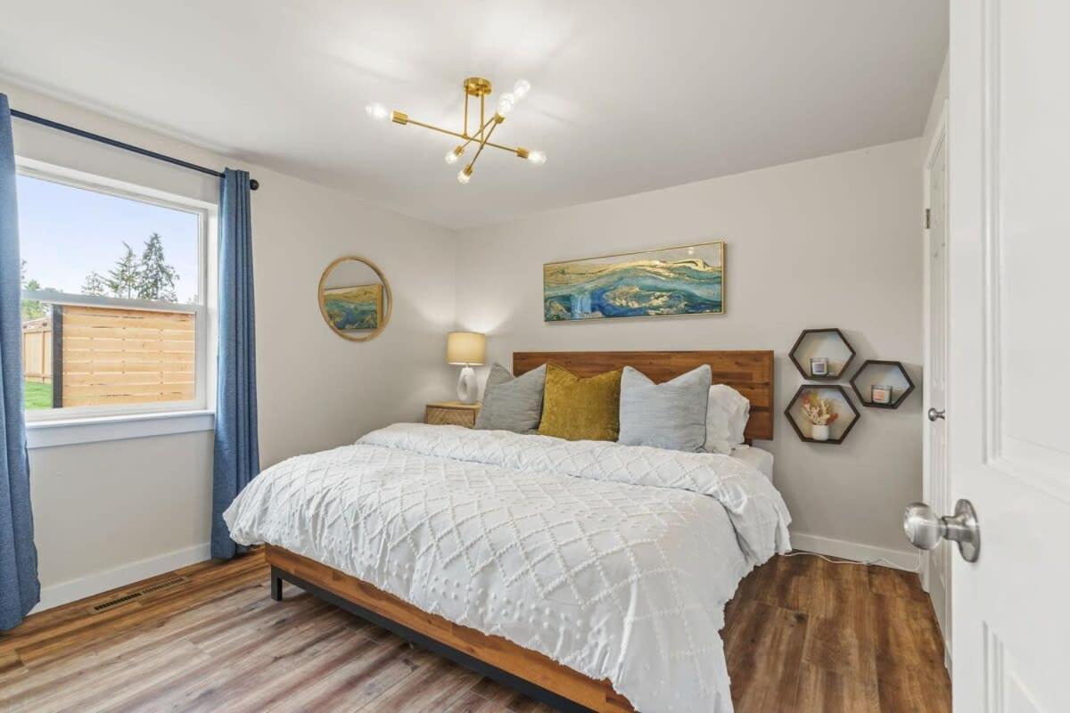 Tranquil North Olympic Hill Rambler Holiday home